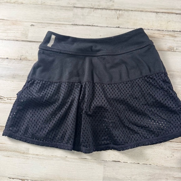 Zella Girls Black Mesh Skirt built in shorts - Picture 7 of 8